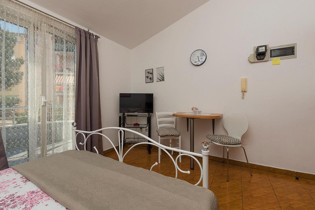 Apartman, Studio And Room Kata Pula Exterior foto